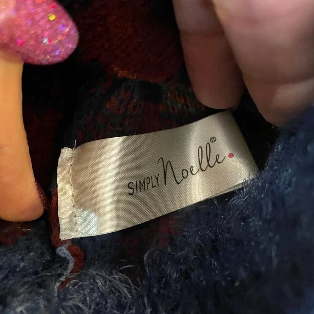 💐5/25 Simply Noelle fuzzy warm stocking hat winter pom pom ball top button